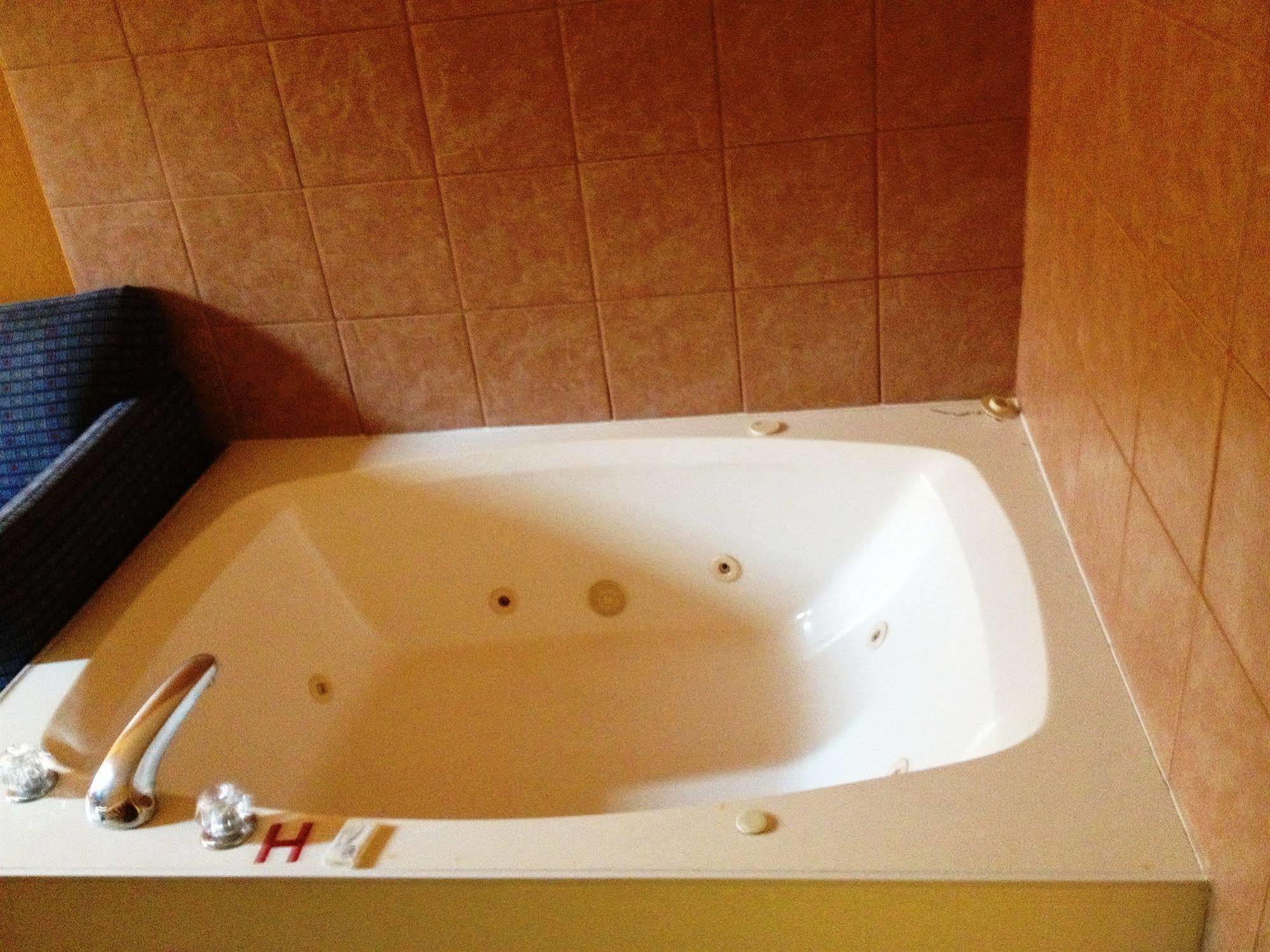 Real Value Inn Memphis Buitenkant foto